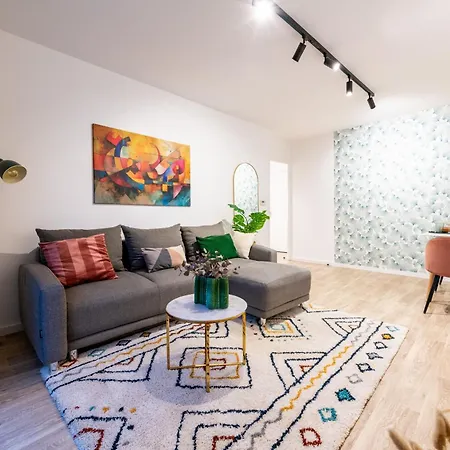 Le Chic - Metro 8 - Paris Apartment *