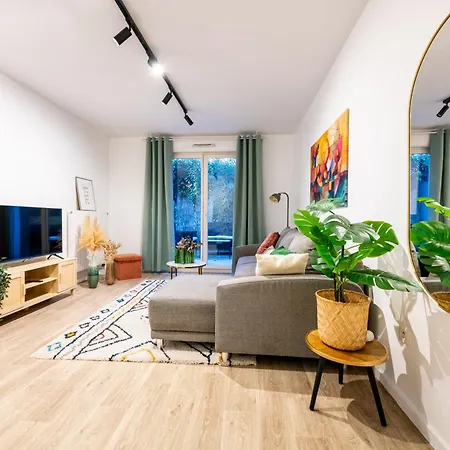 Le Chic - Metro 8 - Paris Apartment