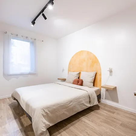 Le Chic - Metro 8 - Paris Apartment Creteil