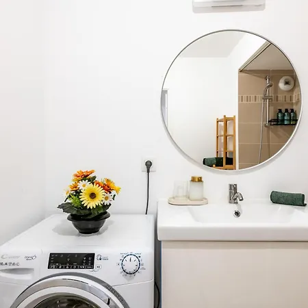 Le Chic - Metro 8 - Paris * Créteil